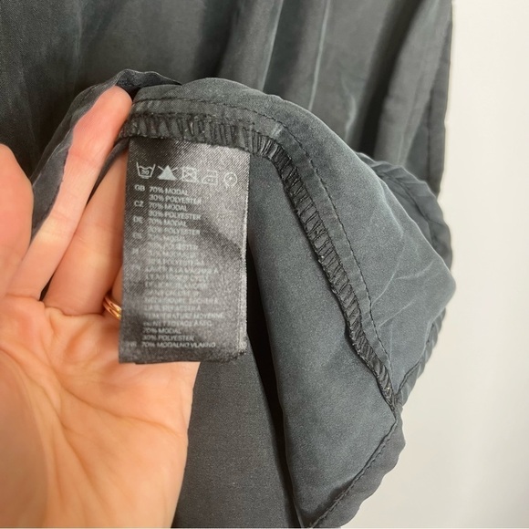 ๐ฆ๐ DIVIDED | Gray Black Cinch Waist Midi Dress - Picture 6 of 9